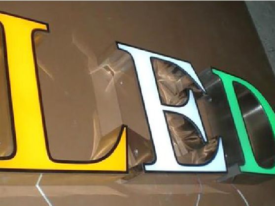 仁寿介绍LED招牌的基础知识。